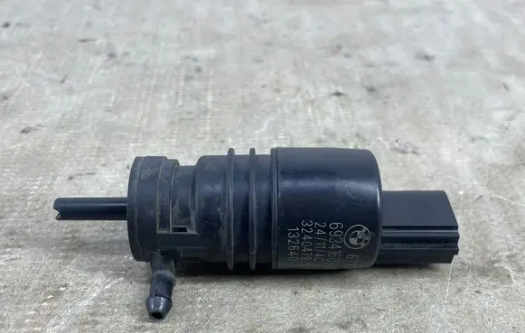 BMW 5 F10 F11 Windscreen/windshield washer pump 6934160