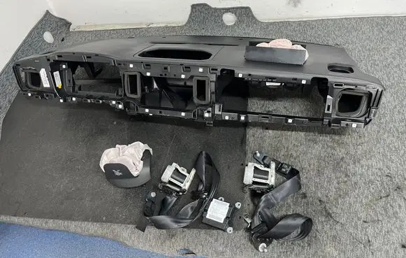 Peugeot Expert Dashboard 98081684ZD 980816847 202209010819