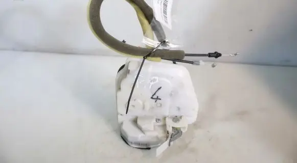 Mazda 2 Front door lock