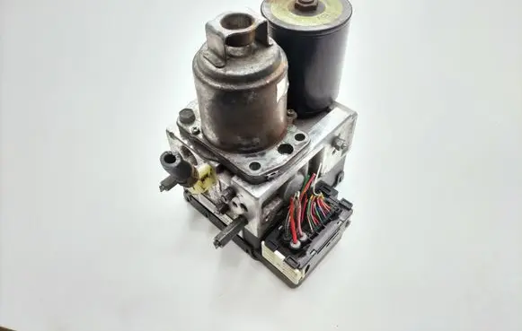 Toyota Prius (XW20) ABS Pump 4451047050 RD211101