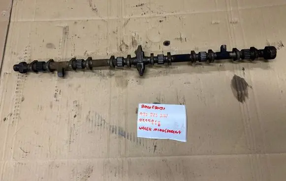 BMW 5 E60 E61 Camshaft 7515868