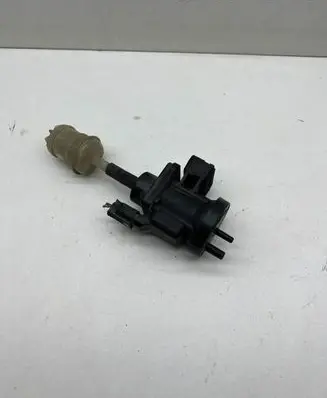 Mercedes-Benz C W203 Valve vacuum 0005450427