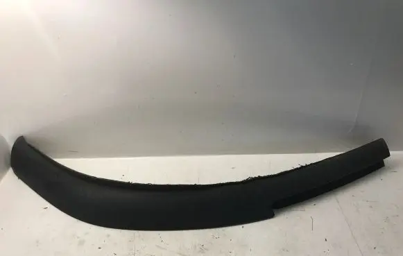 Front bumper lip