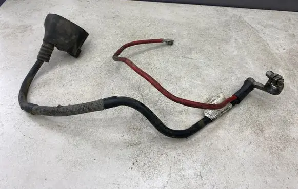 Volkswagen PASSAT B6 Positive cable (battery) 1K0971228L