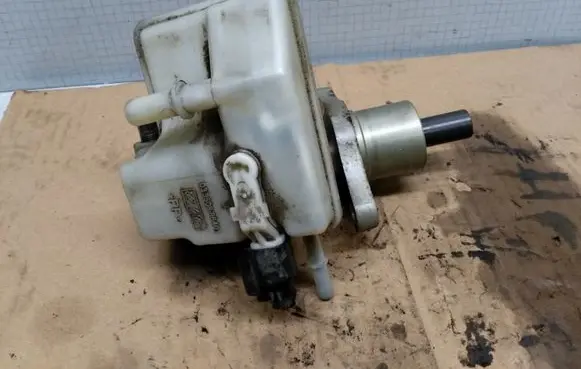 Ford Focus C-MAX Master brake cylinder 03350886401