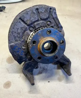 Volkswagen Golf IV Front wheel hub spindle knuckle