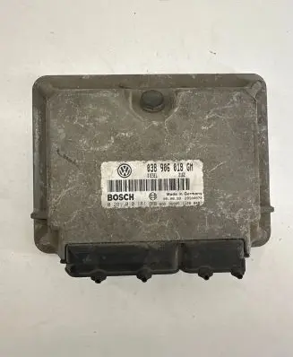 Skoda Octavia Mk1 (1U) Engine control unit/module 038906018GM 28SA4070 0281010181