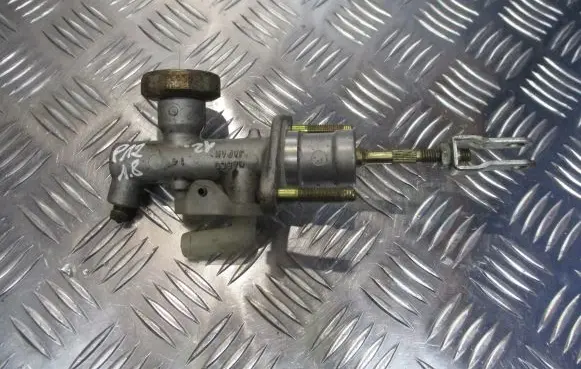 Nissan Primera Clutch slave cylinder 