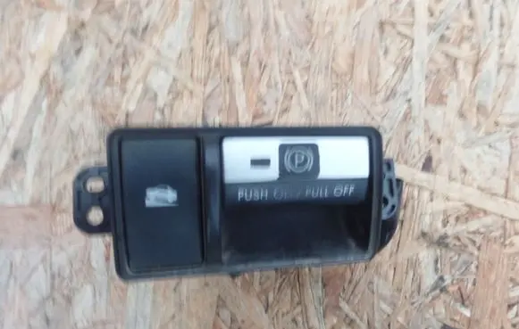 Subaru Legacy Hand parking brake switch 15C357 3573H98