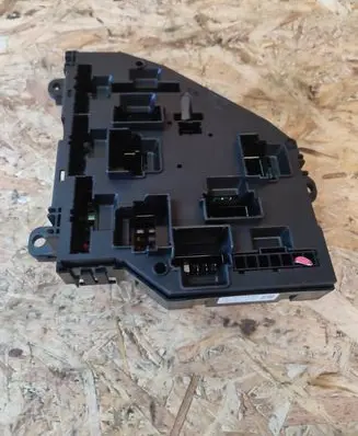 BMW 7 F01 F02 F03 F04 Fuse module 9234423 01496150 217033452