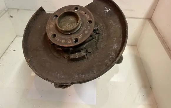 Volvo V70 Rear wheel hub 9200623