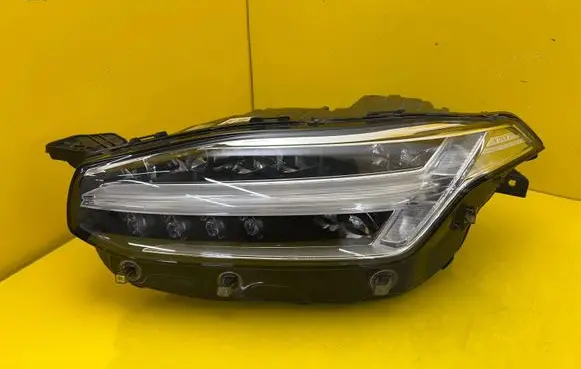 Volvo S90, V90 Headlight/headlamp 32228296