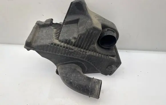 Nissan Micra Air filter box 