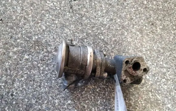 Audi A4 S4 B5 8D EGR valve 06B131101C
