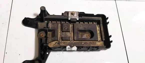 Battery box tray