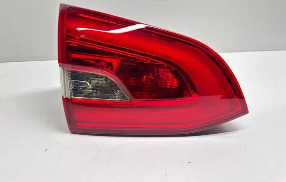 Tailgate rear/tail lights
