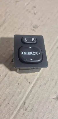 Toyota Corolla Verso AR10 Wing mirror switch 769746 183574
