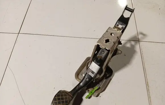 Volkswagen Caddy Brake pedal 1T1721057K