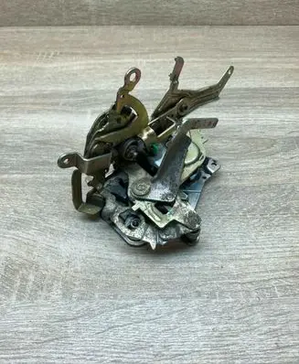 Mercedes-Benz C W202 Rear door lock 2027300635
