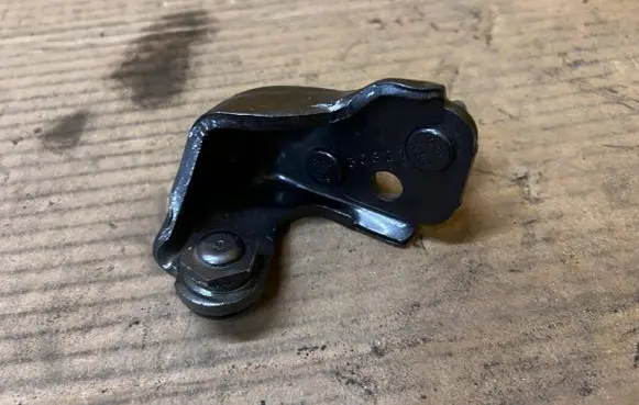 Ford Explorer VI Rear door lower hinge 