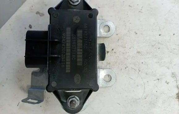 Chrysler Pacifica Fuel injection pump control unit/module 68193711AC