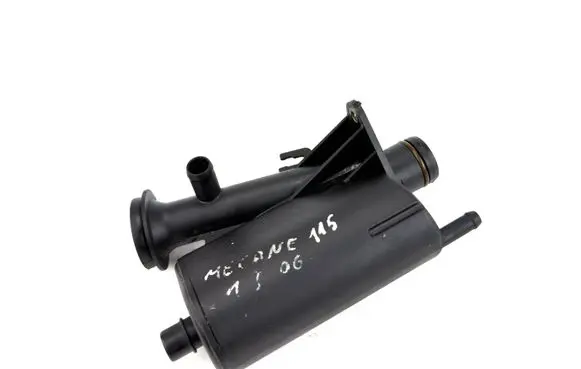 Renault Megane II Oil breather separator 8200140763