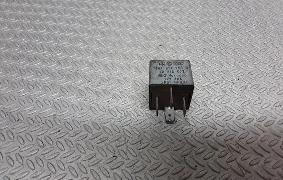 Volkswagen PASSAT B5.5 Other relay 141951253B
