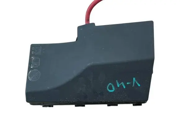 Volvo V40 Fuse module AV6T14A142AA 21089 C9Y1D