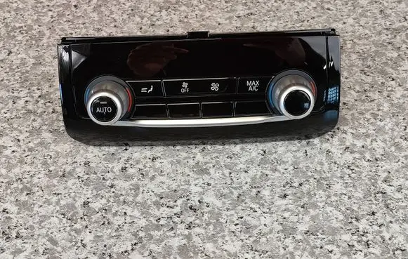 BMW 5 G30 G31 Climate control unit 6999429