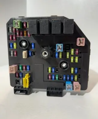 Chevrolet Captiva Fuse module 95137841 7841U