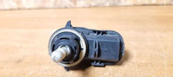 Renault Scenic III - Grand scenic III Headlight level adjustment motor 8200402521