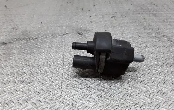 Audi A3 S3 8P Vacuum valve 058133459