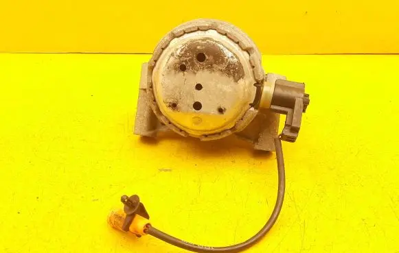 Audi A7 S7 4G Engine mount vacuum valve 