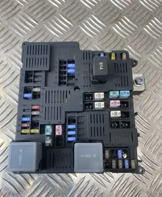 Volvo XC60 Fuse module 32212297