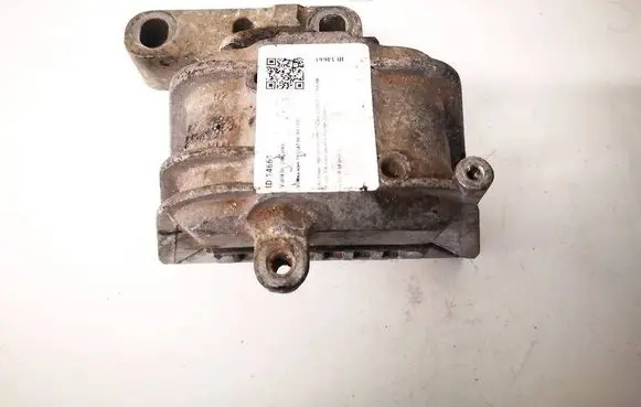 Volkswagen Golf Plus Engine mount bracket 1K0199262