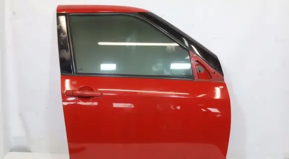 Suzuki Swift I Front door 