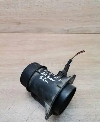 Volkswagen PASSAT B5 Mass air flow meter 074906461 71822101