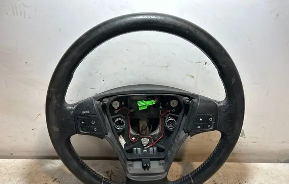Volvo V50 Steering wheel 8687337 26052004