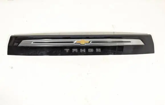Chevrolet Tahoe Tailgate trim 8519302