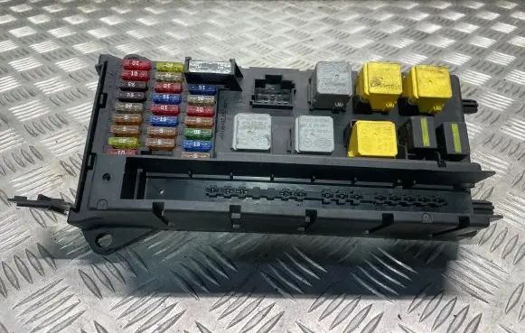 Mercedes-Benz Sprinter W906 Fuse module A9065454201 518817507 ZGS0010001