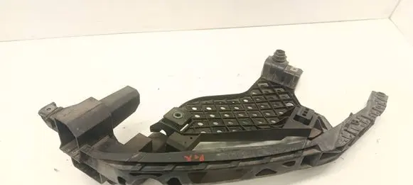 Audi Q3 8U Headlight/headlamp mounting bracket 8U0805607A
