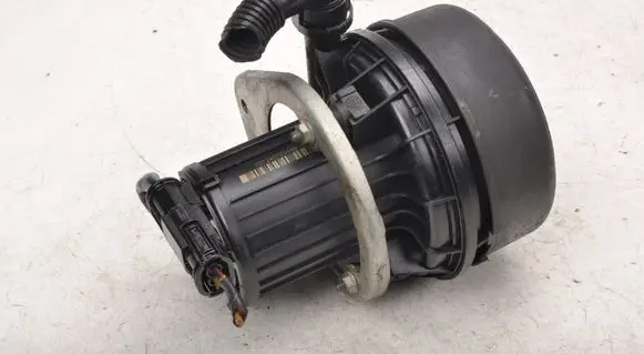 BMW Z4 E85 E86 Secondary air pump 7571593