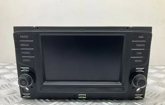 Radio/CD/DVD/GPS head unit