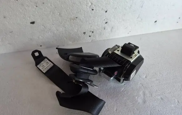 Chrysler Sebring (ST-22 - JR) Front seatbelt A5205041 602301602G
