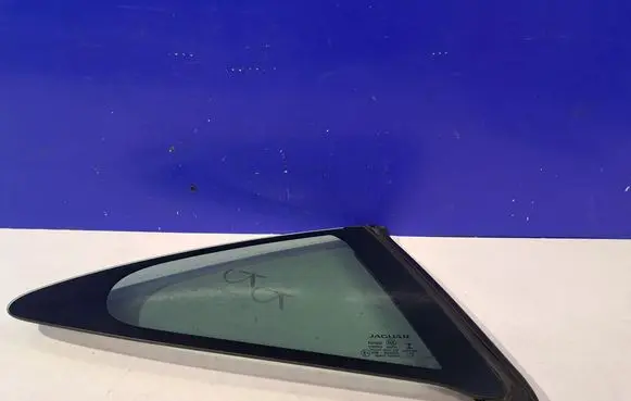 Jaguar F-Type Rear side window E443R000055