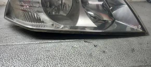 Skoda Octavia Mk2 (1Z) Front reflector 