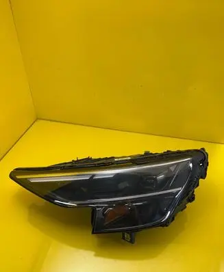 Audi Q8 Headlight/headlamp 4M8941011