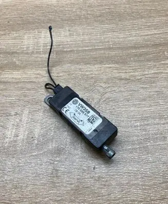 Volkswagen Touran I Aerial antenna amplifier 1T0035577