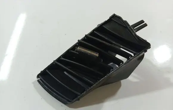 Opel Zafira B Dash center air vent grill 13145264