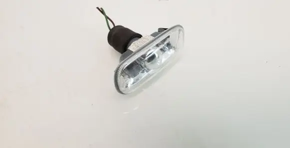 Audi A4 S4 B7 8E 8H Front fender indicator light